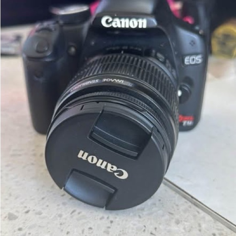 Canon EOS Rebel T6 in Classic Black